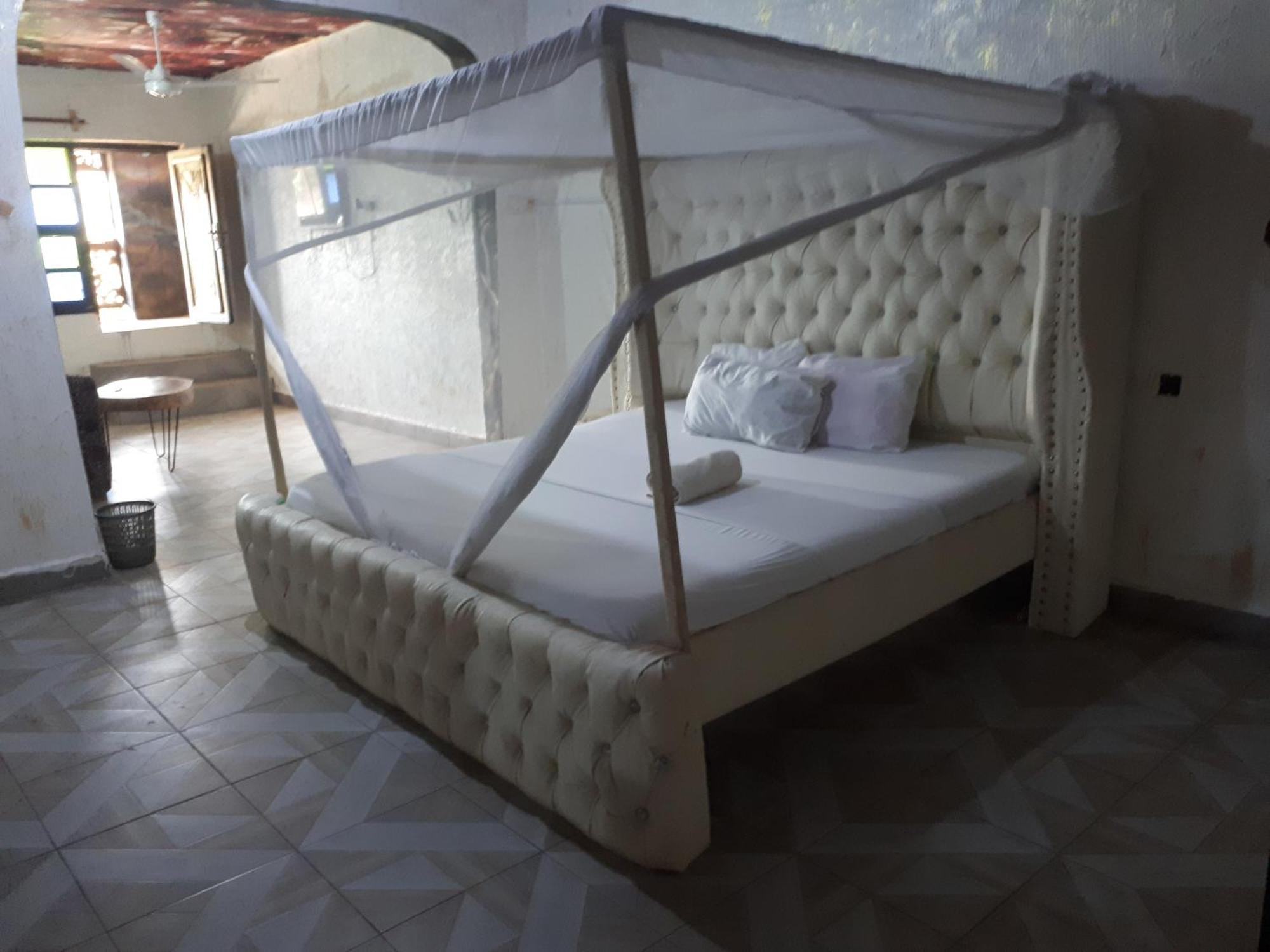 Baba Lao Hotel Malindi Exteriör bild